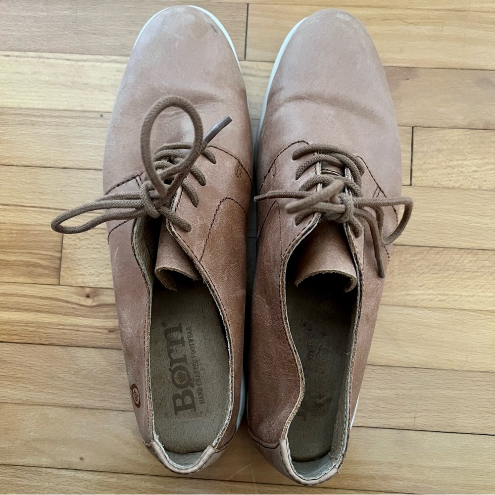 Born Oxford Lace Up Shoes